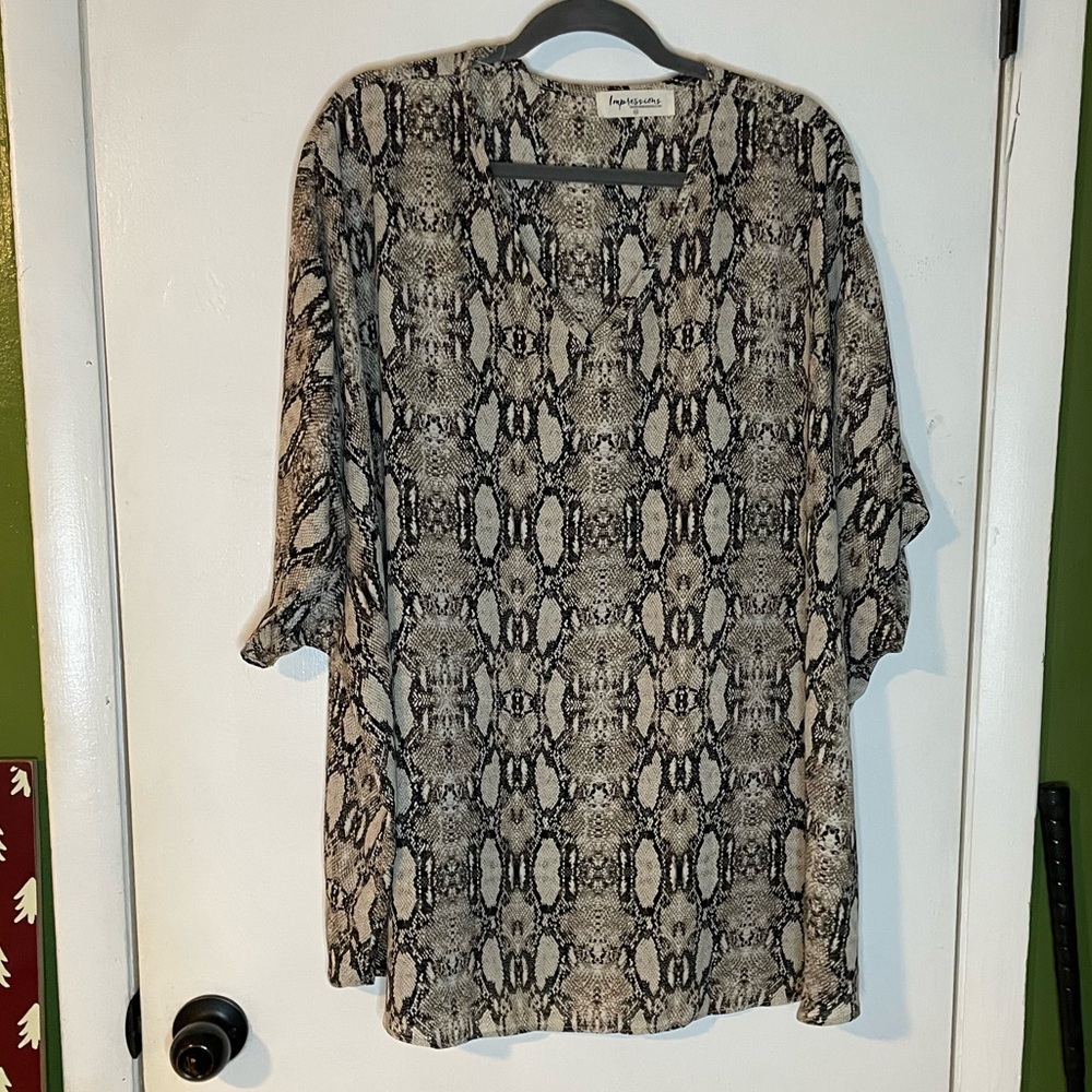 Women’s Plus Snake Print Blouse